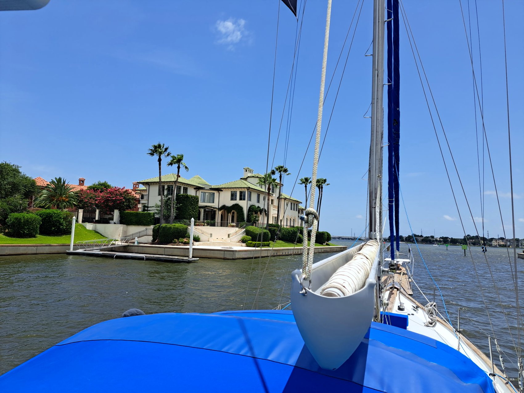 Under sail along the Kemah waterfront
